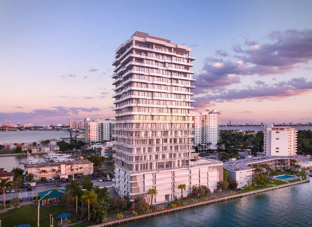 7918 West Drive Luxury Waterfront Condominiums In Miami